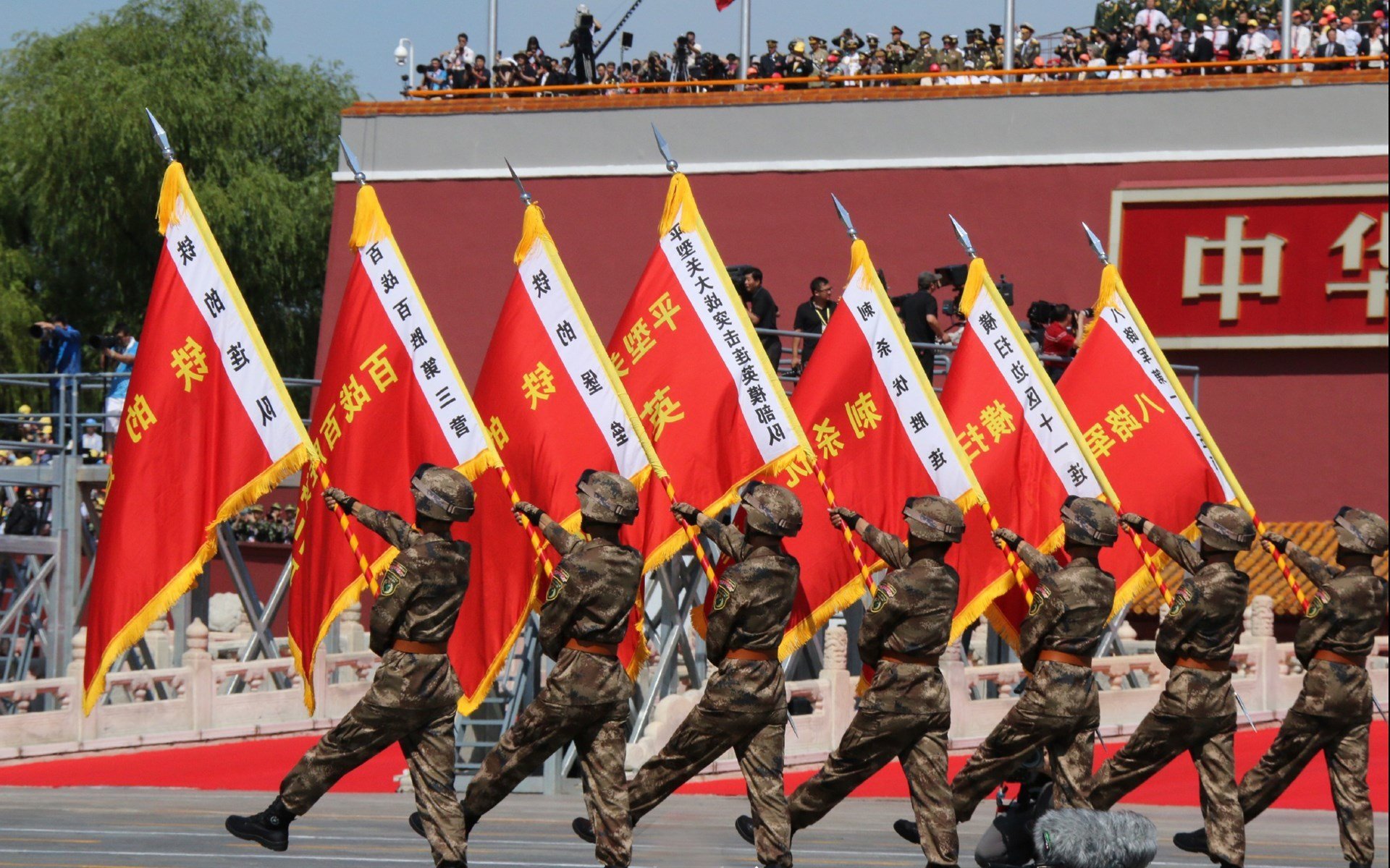 开云平台-跳水决赛吉尔吉斯斯坦选手奋力冲刺，吉尔吉斯斯坦奥运冠军